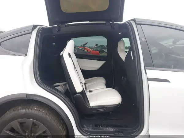 5YJXCAE2XJF102379 2018 TESLA MODEL X - Image 8
