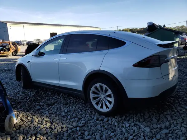 5YJXCAE2XJF106397 2018 TESLA MODEL X - Image 2