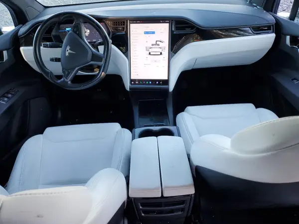 5YJXCAE2XJF106397 2018 TESLA MODEL X - Image 8
