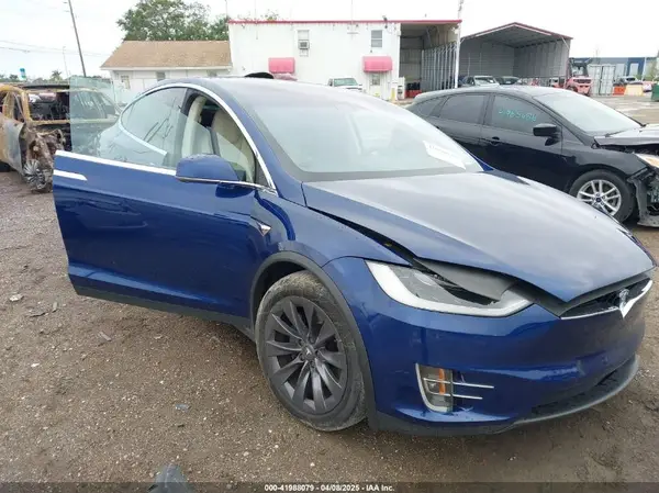 5YJXCAE2XJF111180 2018 TESLA MODEL X - Image 1