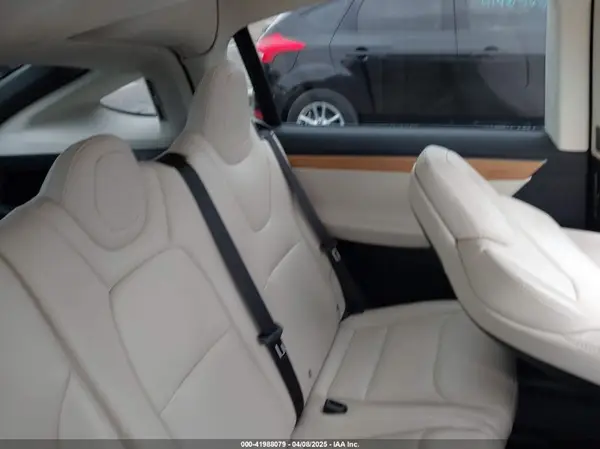 5YJXCAE2XJF111180 2018 TESLA MODEL X - Image 8