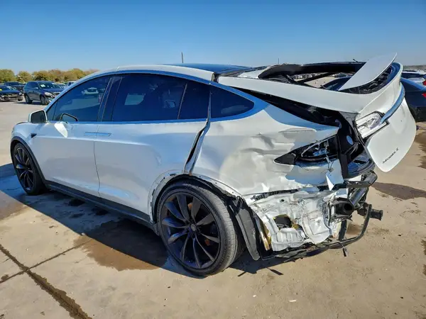 5YJXCAE2XJF132644 2018 TESLA MODEL X - Image 2