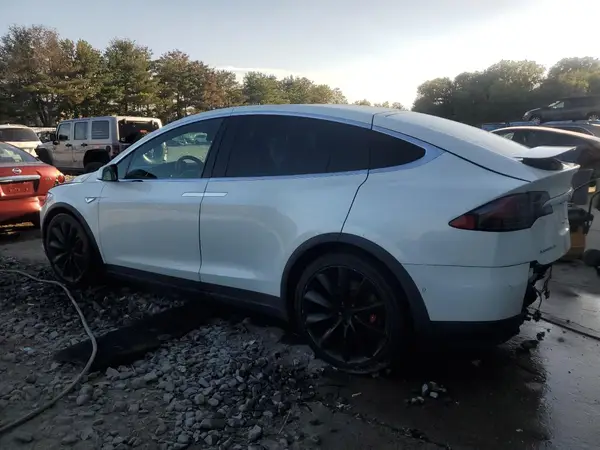 5YJXCAE40GF001880 2016 TESLA MODEL X - Image 2