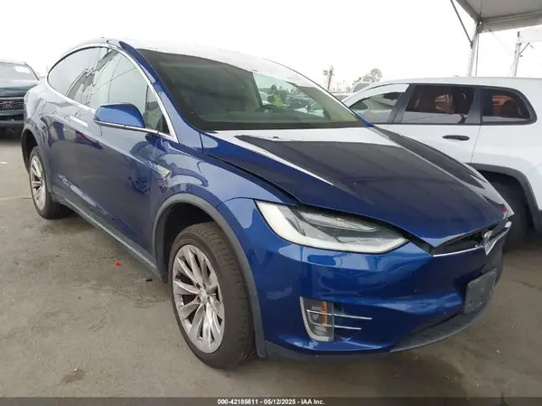 5YJXCAE40GFS00119 2016 TESLA MODEL X - Image 1