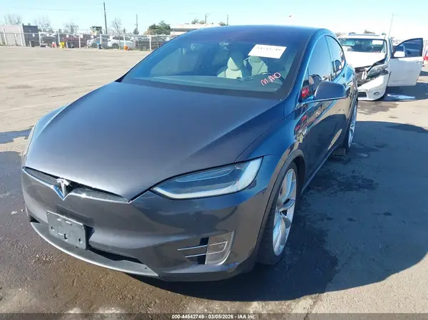 5YJXCAE41GF000964 2016 TESLA MODEL X - Image 2