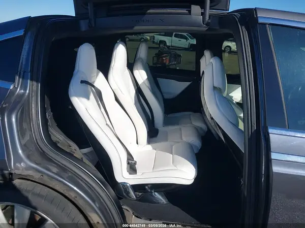 5YJXCAE41GF000964 2016 TESLA MODEL X - Image 8