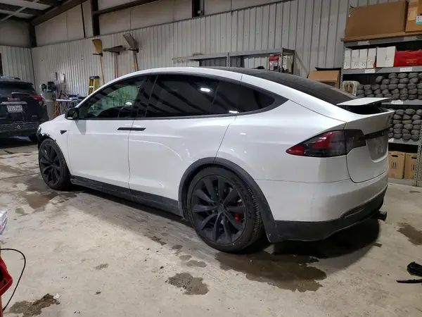 5YJXCAE41KF195943 2019 TESLA MODEL X - Image 2