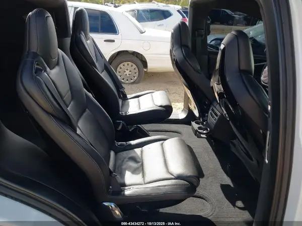 5YJXCAE42GF001203 2016 TESLA MODEL X - Image 8