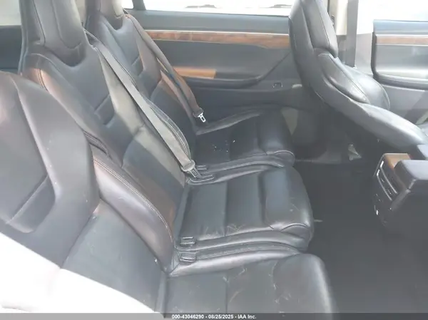 5YJXCAE42GF002173 2016 TESLA MODEL X - Image 8