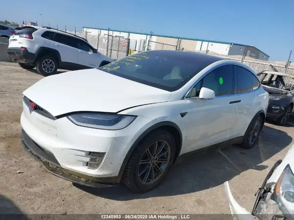 5YJXCAE43HF075828 2017 TESLA MODEL X - Image 2