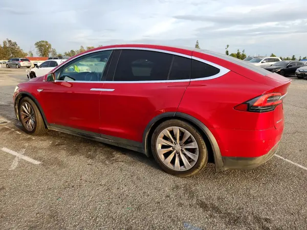 5YJXCAE44GF000568 2016 TESLA MODEL X - Image 2