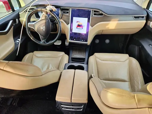 5YJXCAE44GF000568 2016 TESLA MODEL X - Image 8