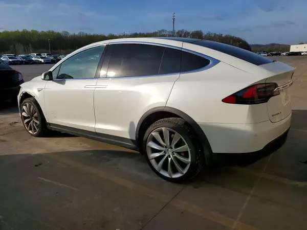 5YJXCAE44GF001042 2016 TESLA MODEL X - Image 2