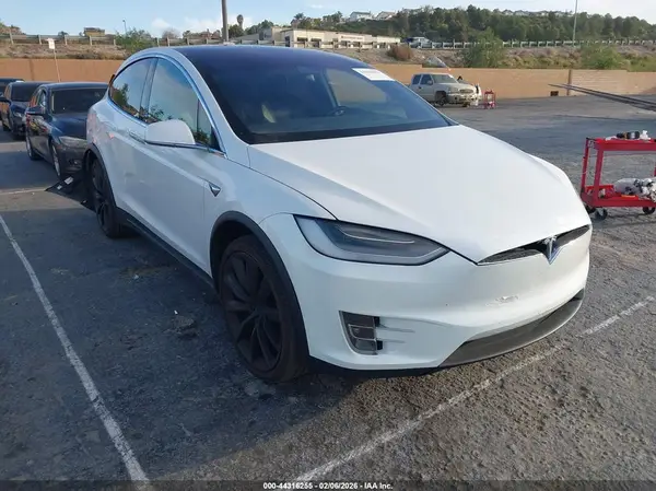 5YJXCAE44LF279403 2020 TESLA MODEL X - Image 1
