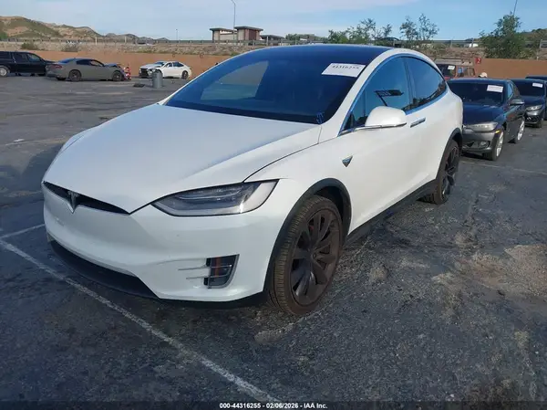 5YJXCAE44LF279403 2020 TESLA MODEL X - Image 2