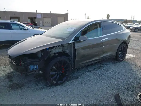 5YJXCAE45GF000773 2016 TESLA MODEL X - Image 2