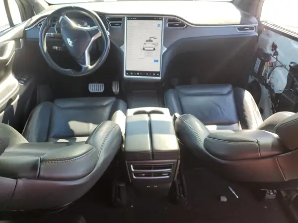 5YJXCAE45GF006847 2016 TESLA MODEL X - Image 8