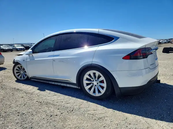 5YJXCAE46GF000264 2016 TESLA MODEL X - Image 2