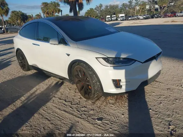 5YJXCAE46GF013368 2016 TESLA MODEL X - Image 1