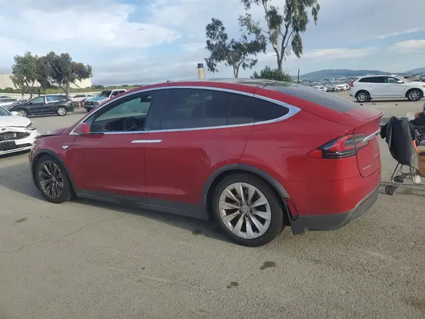 5YJXCAE46GF017517 2016 TESLA MODEL X - Image 2