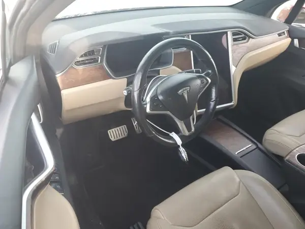 5YJXCAE46GF017517 2016 TESLA MODEL X - Image 8
