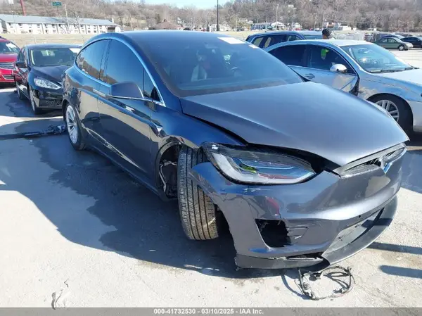 5YJXCAE46GF028288 2016 TESLA MODEL X - Image 1