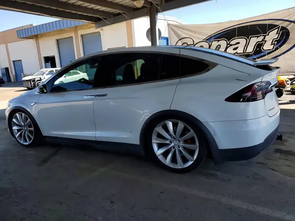 5YJXCAE46GFS00304 2016 TESLA MODEL X - Image 2