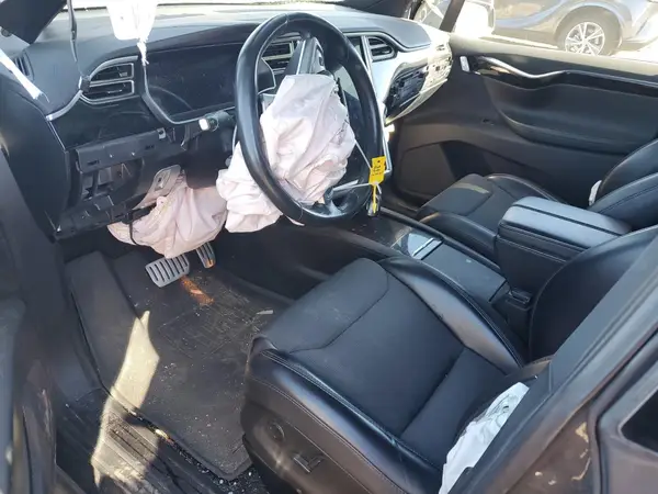 5YJXCAE46JF090961 2018 TESLA MODEL X - Image 8