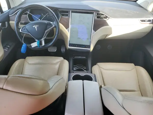 5YJXCAE47GF000550 2016 TESLA MODEL X - Image 8