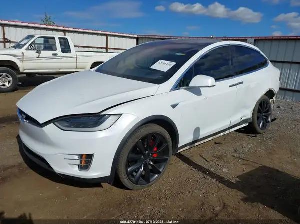 5YJXCAE47GF003075 2016 TESLA MODEL X - Image 2