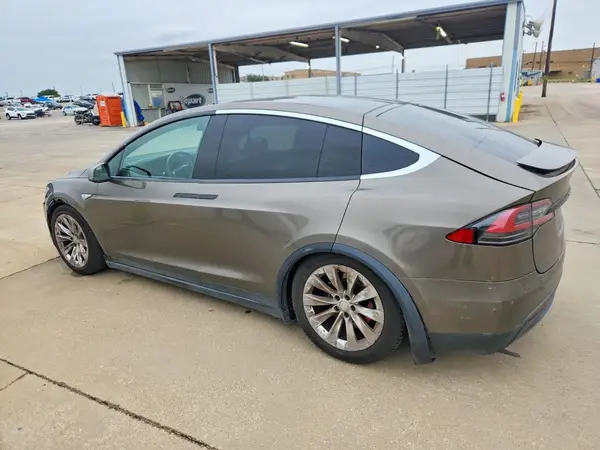 5YJXCAE47GFS00618 2016 TESLA MODEL X - Image 2