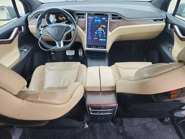 5YJXCAE47GFS00618 2016 TESLA MODEL X - Image 8