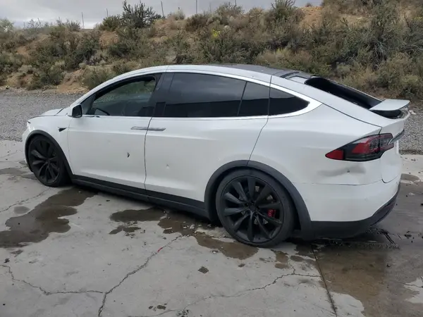 5YJXCAE47KF188768 2019 TESLA MODEL X - Image 2