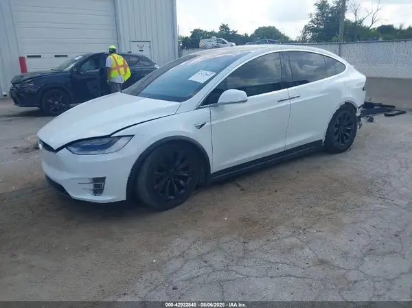 5YJXCAE48MF324831 2021 TESLA MODEL X - Image 2