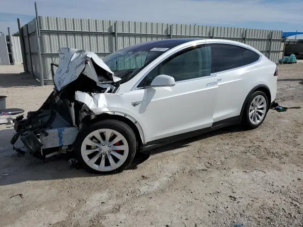 5YJXCAE49GF000551 2016 TESLA MODEL X - Image 1