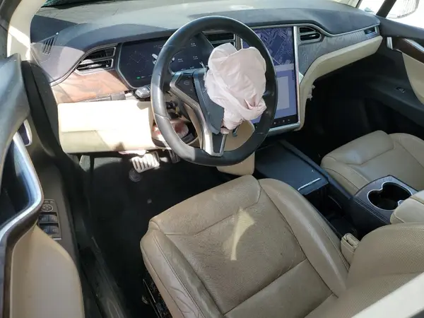 5YJXCAE49GF000551 2016 TESLA MODEL X - Image 8