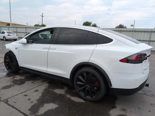5YJXCAE49GF003613 2016 TESLA MODEL X - Image 2