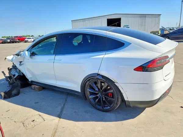 5YJXCAE49GF016930 2016 TESLA MODEL X - Image 2