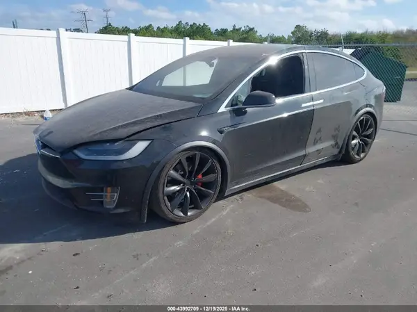 5YJXCAE49HF067846 2017 TESLA MODEL X - Image 2