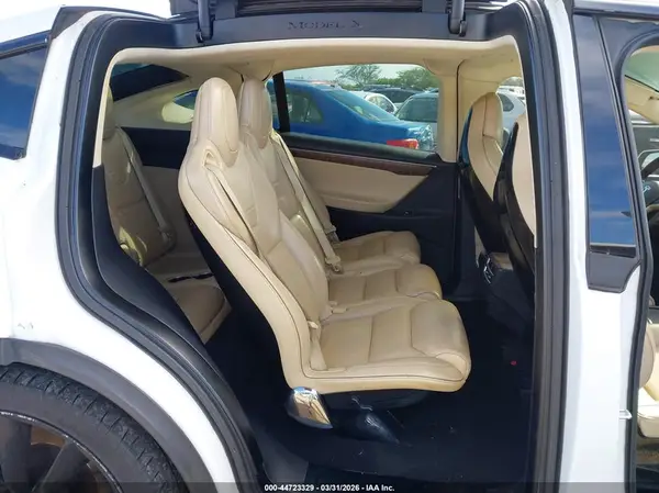 5YJXCAE4XGFS00323 2016 TESLA MODEL X - Image 8