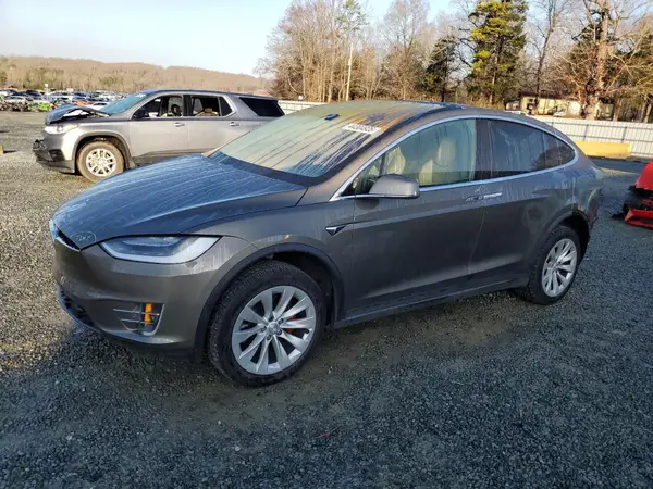5YJXCBE20GF002094 2016 TESLA MODEL X - Image 1