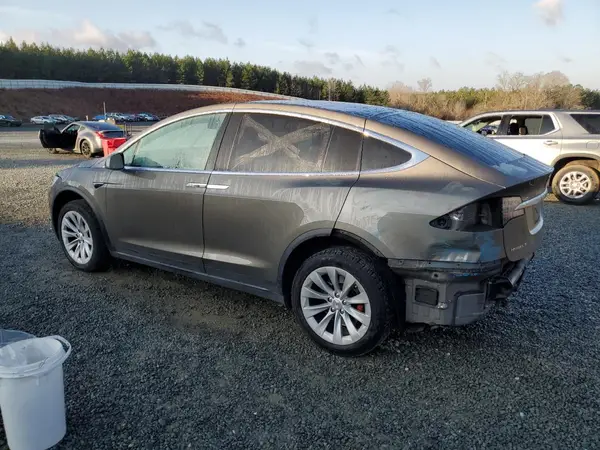 5YJXCBE20GF002094 2016 TESLA MODEL X - Image 2