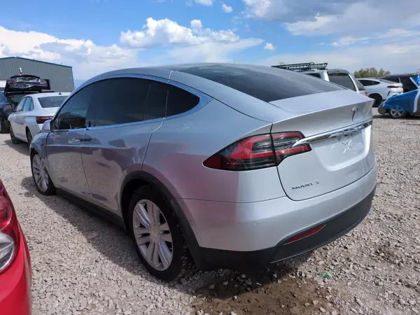 5YJXCBE20GF003407 2016 TESLA MODEL X - Image 2
