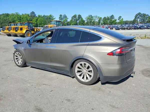 5YJXCBE20GF005867 2016 TESLA MODEL X - Image 2