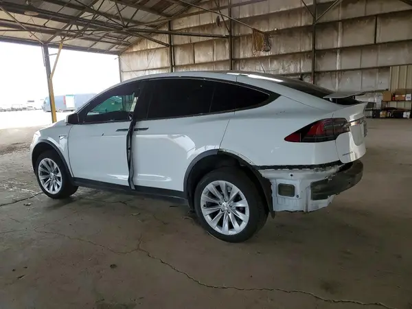 5YJXCBE20GF007831 2016 TESLA MODEL X - Image 2
