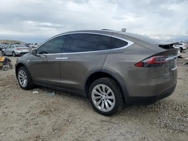 5YJXCBE20GF008459 2016 TESLA MODEL X - Image 2