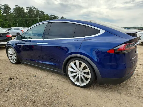 5YJXCBE20HF039616 2017 TESLA MODEL X - Image 2