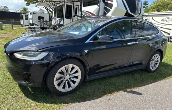 5YJXCBE20HF040250 2017 TESLA MODEL X - Image 2