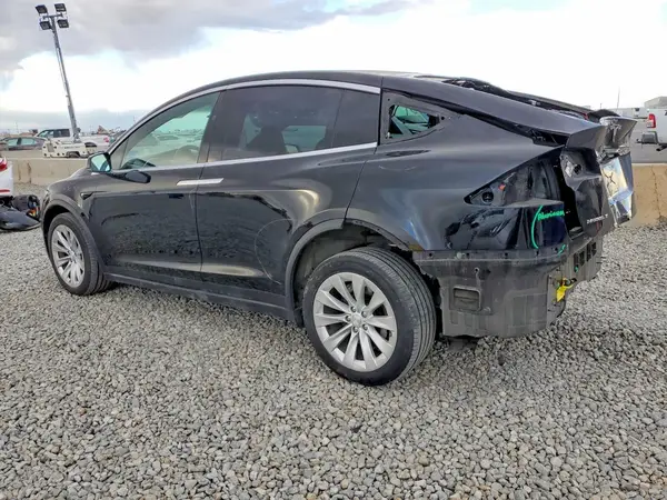 5YJXCBE20HF041799 2017 TESLA MODEL X - Image 2