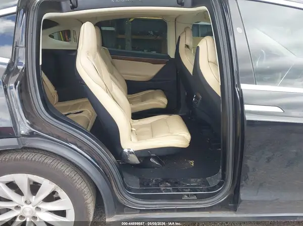 5YJXCBE20HF047697 2017 TESLA MODEL X - Image 8
